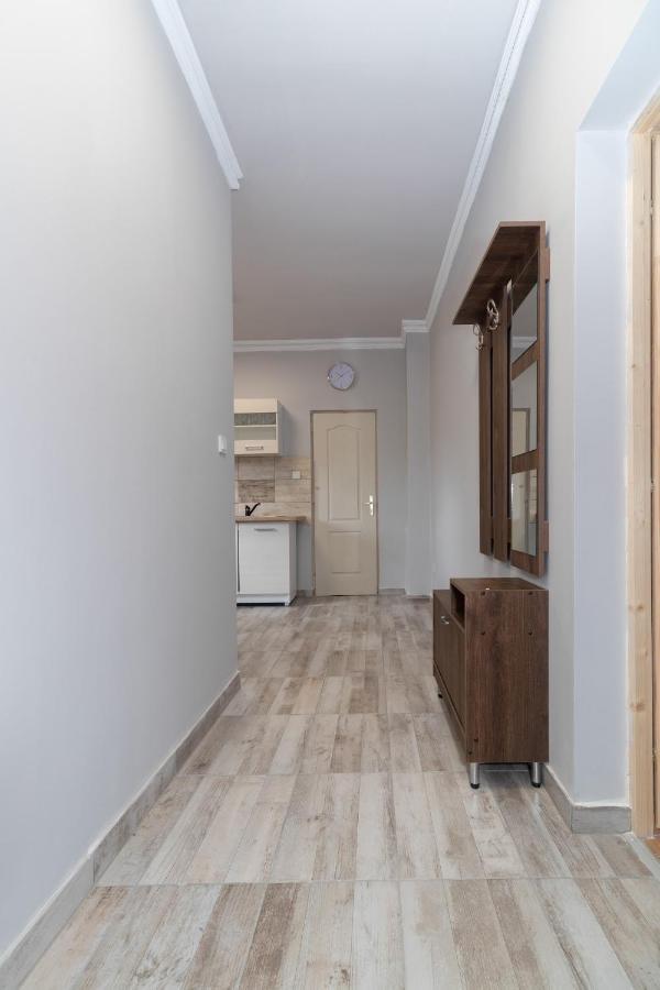 Ivanhoe Apartman Apartment Nyírbátor Bagian luar foto