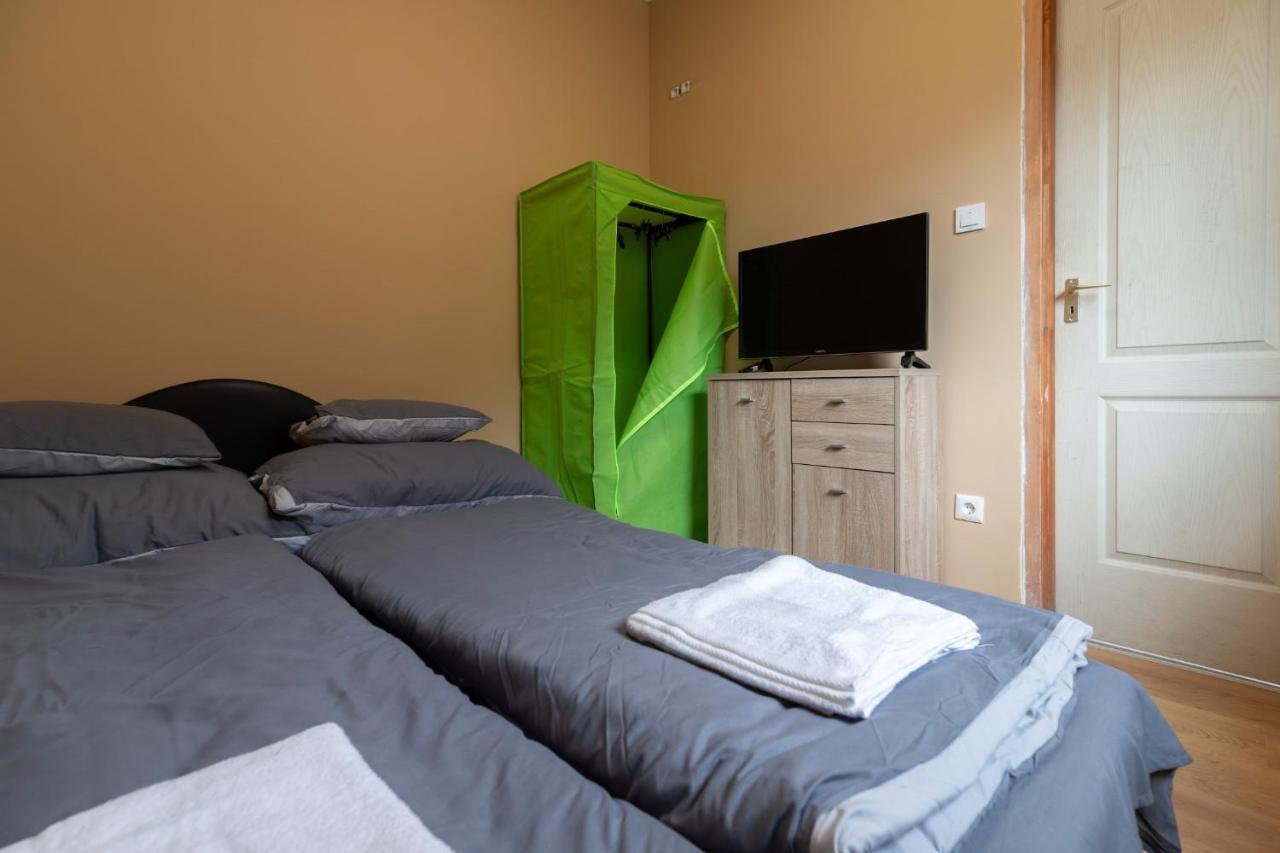Ivanhoe Apartman Apartment Nyírbátor Bagian luar foto