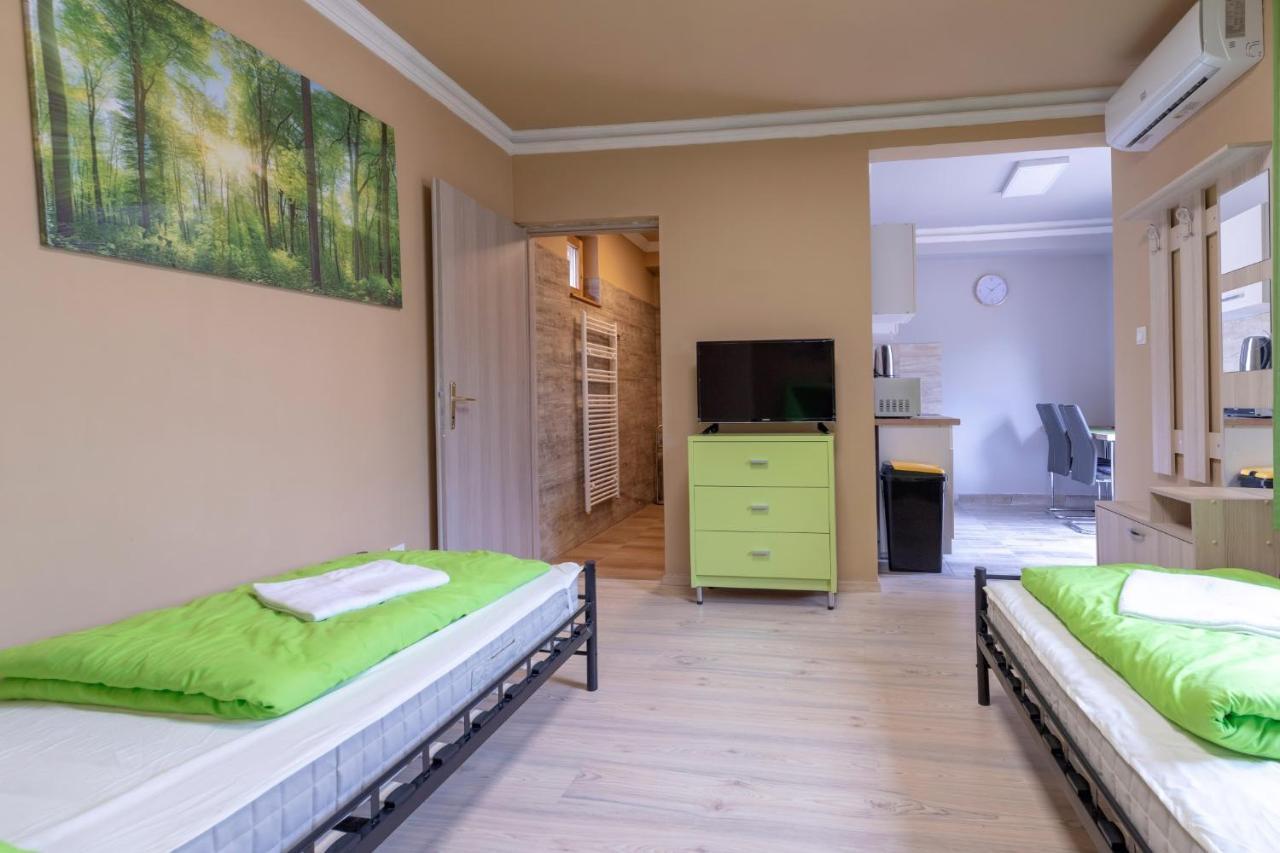 Ivanhoe Apartman Apartment Nyírbátor Bagian luar foto