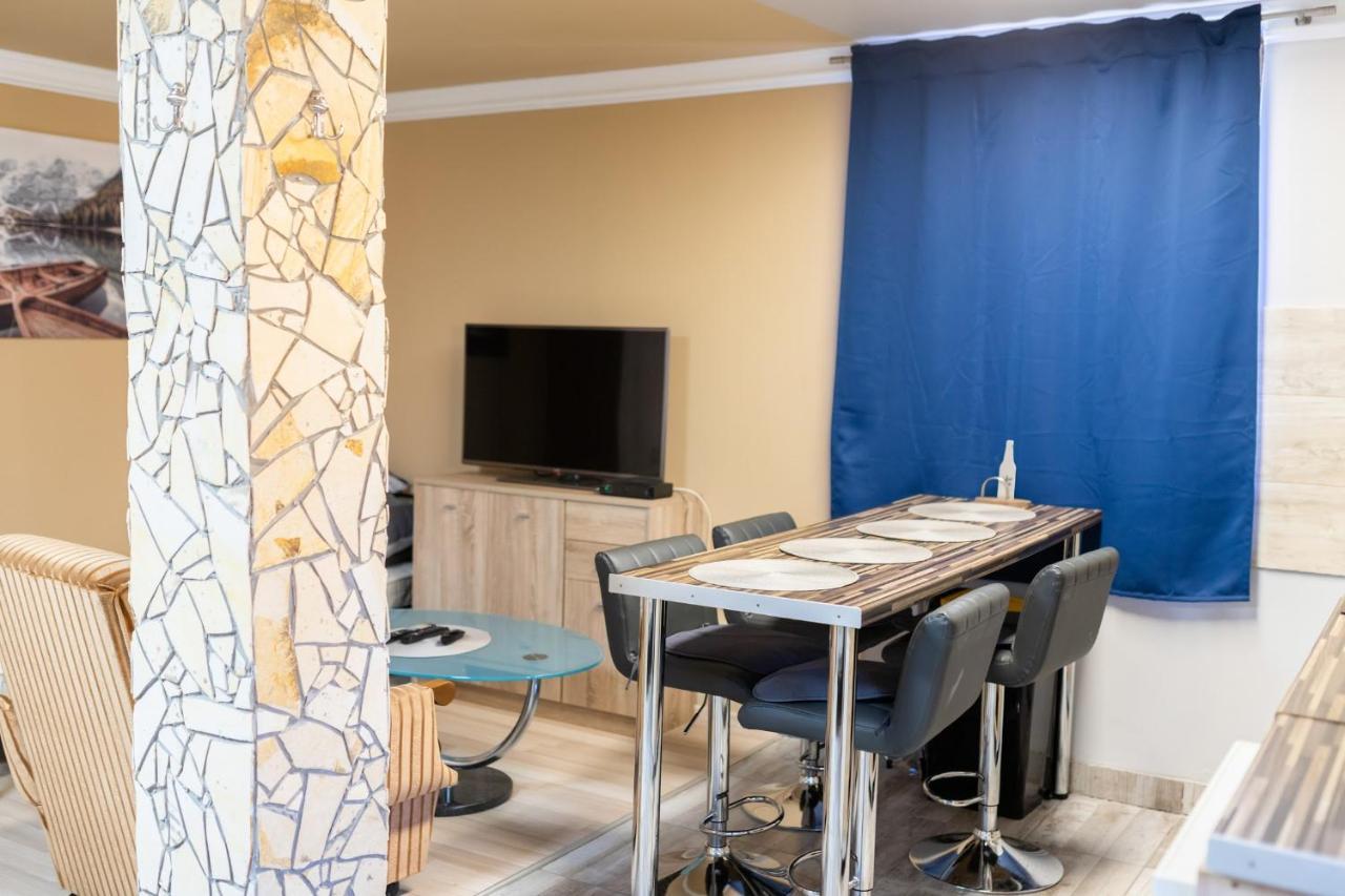 Ivanhoe Apartman Apartment Nyírbátor Bagian luar foto
