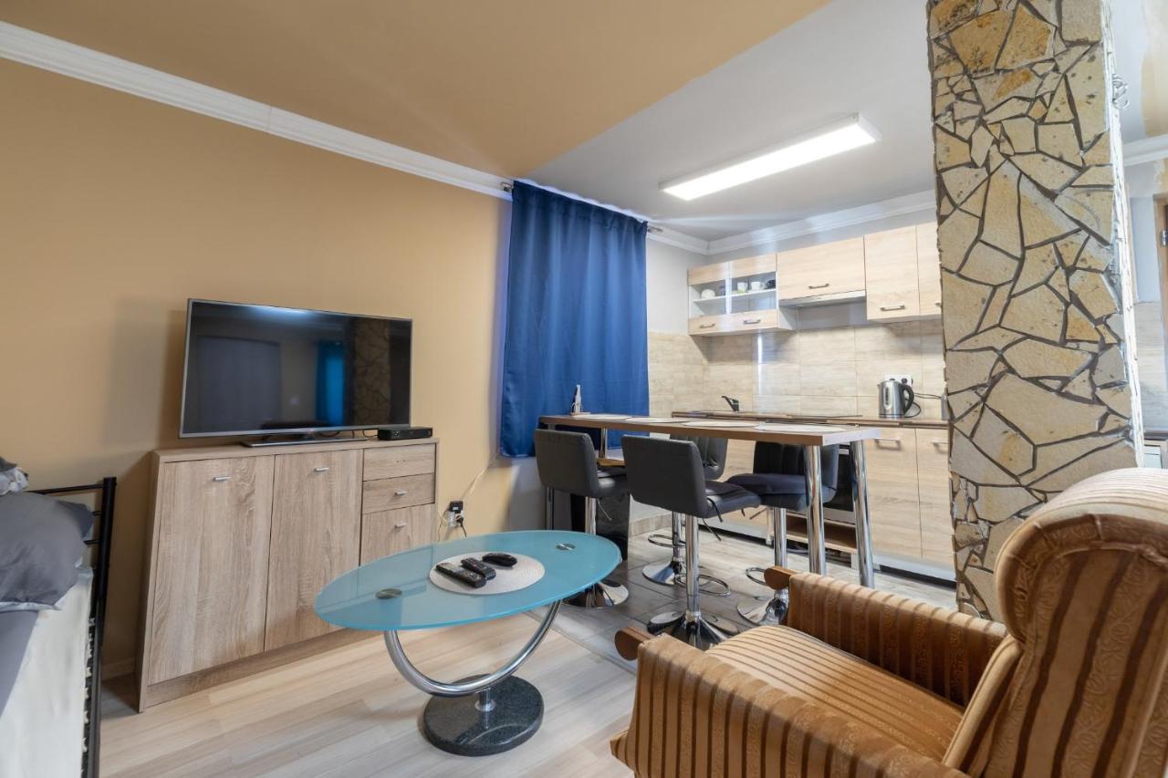 Ivanhoe Apartman Apartment Nyírbátor Bagian luar foto