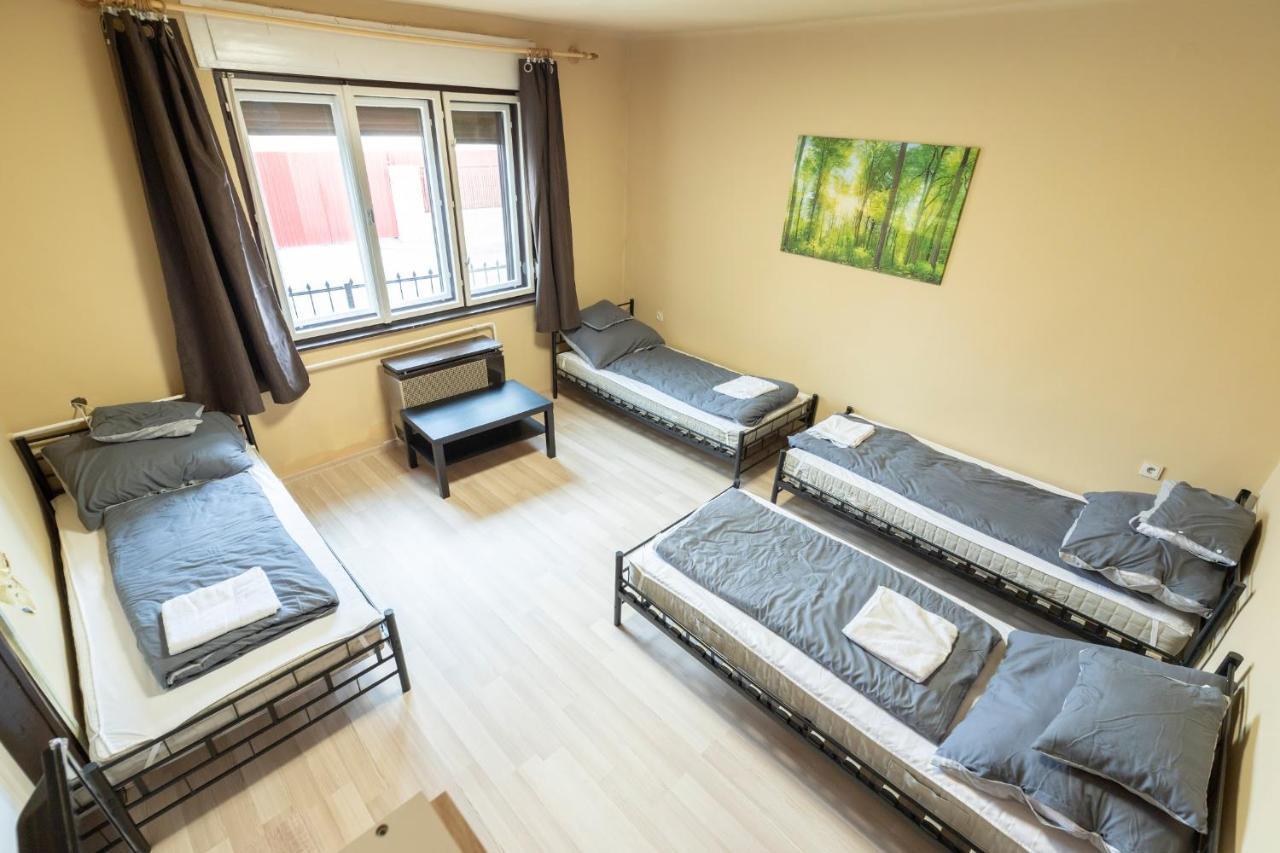 Ivanhoe Apartman Apartment Nyírbátor Bagian luar foto