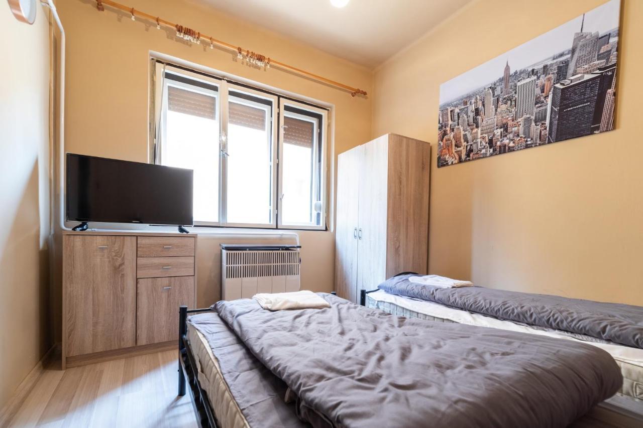 Ivanhoe Apartman Apartment Nyírbátor Bagian luar foto