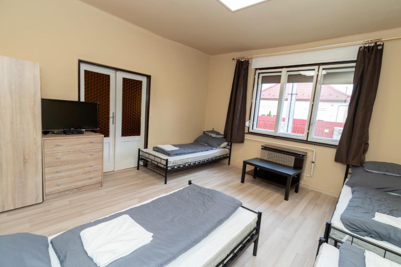 Ivanhoe Apartman Apartment Nyírbátor Bagian luar foto